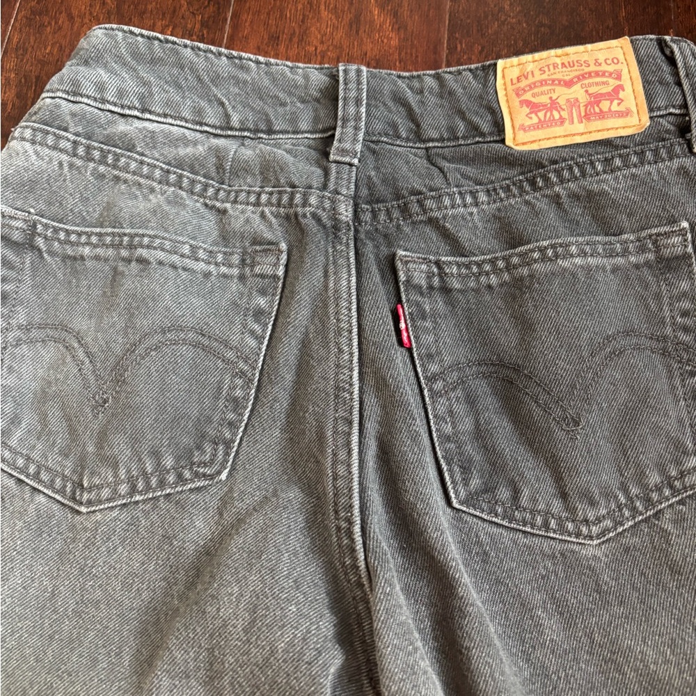 Levi’s super low loose jeans, size 26x28 - Picture 8 of 9